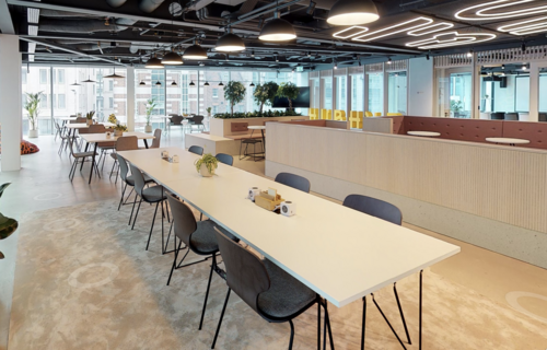 Thumbnail image of desk at HubHub