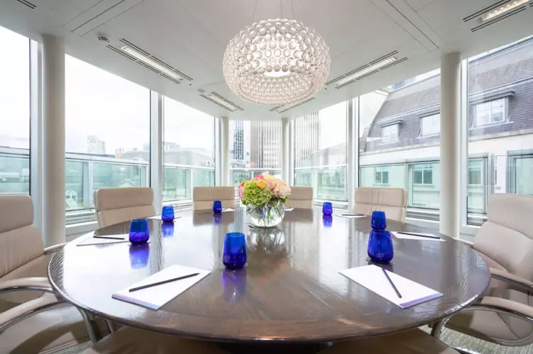 Outside area in Landmark 125 Old Broad Street