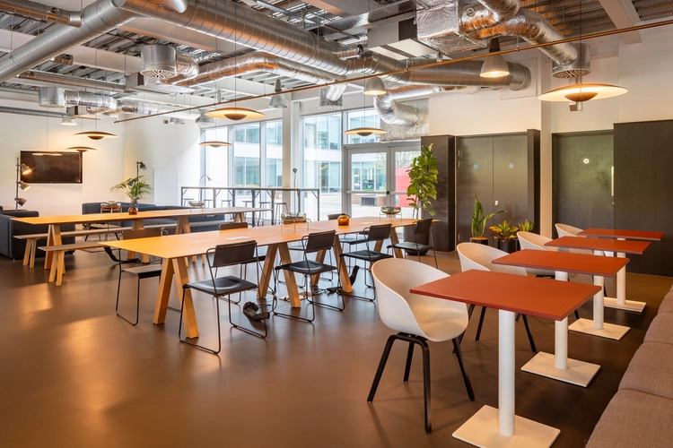 milton keynes pinnacle ground floor cafe and lounge_15.jpg