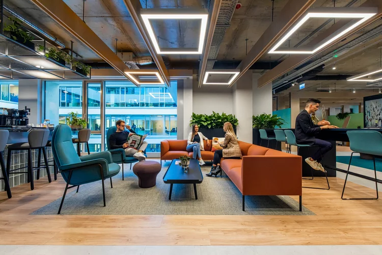 Han Spaces people-1.jpg