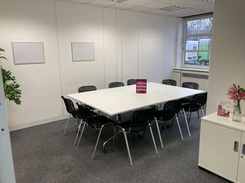 Meeting room for hire in Edinburgh in Citibase Edinburgh Gyleview