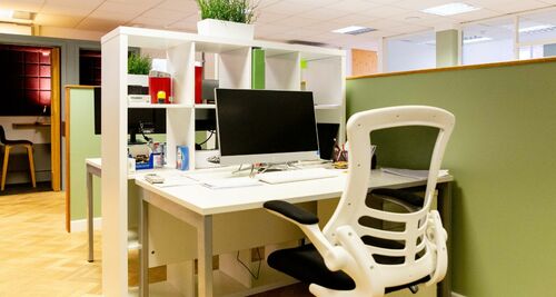 Thumbnail image of desk at Collaborate Works