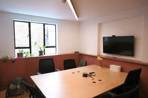 Thumbnail image of meeting_room at Oru Space 