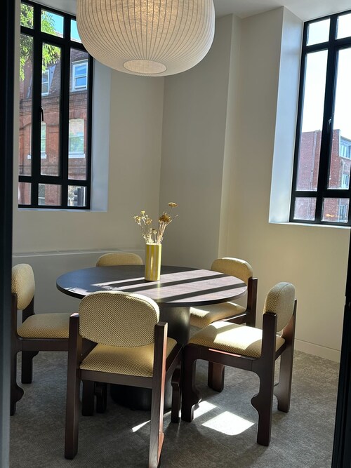 Thumbnail image of meeting_room at Queens House