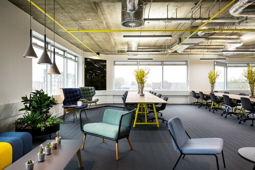 Thumbnail image of desk at Huddle