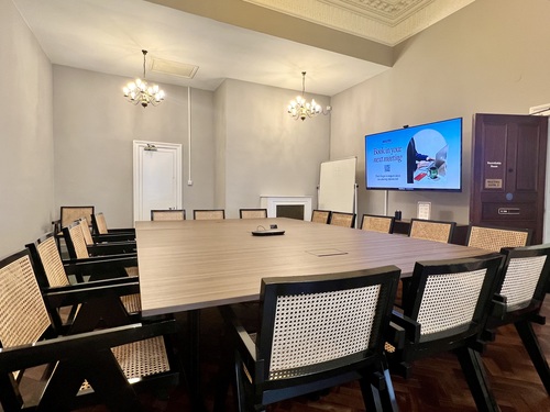 Meeting room at Huckletree Westminster