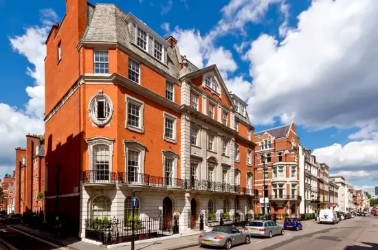 Exterior of building in Argyll 84 Brook Street