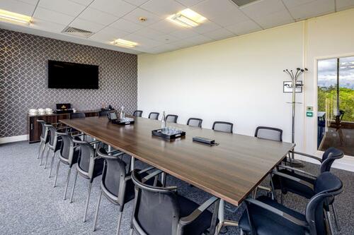 Meeting room for hire in Milton Keynes in Landmark Milton Keynes - The Pinnacle