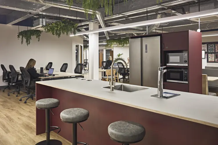 Copy of AvenueHQ_11.25_0701.jpg