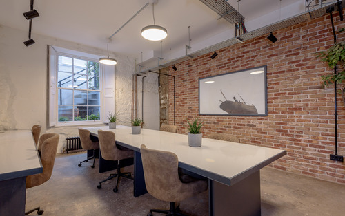 Thumbnail image of desk at Hive Spaces