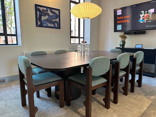 Thumbnail image of meeting_room at Queens House