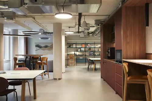 Thumbnail image of Clockwise The Hague