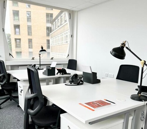 Thumbnail image of desk at EasyHub Croydon