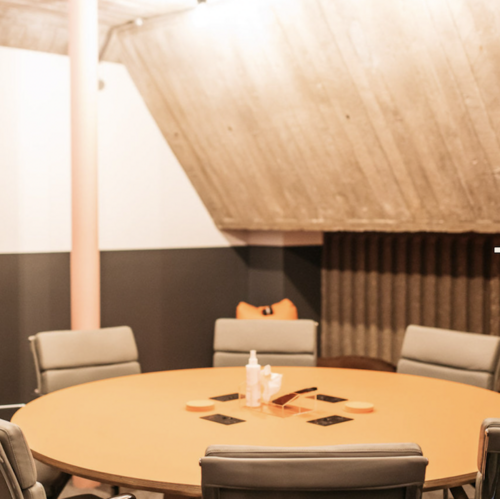 Thumbnail image of meeting_room at PLATF9RM Hove Town Hall