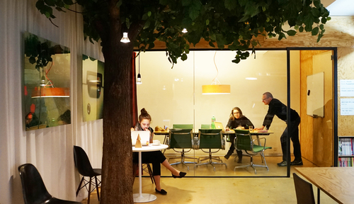 Thumbnail image of meeting_room at RHIZOM