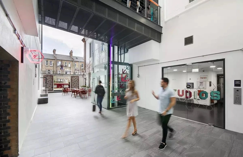 Outside area in Canalot studios