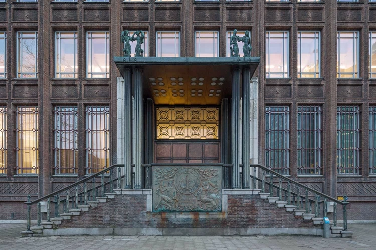 Tribes Rotterdam Blaak - Building 1.jpg