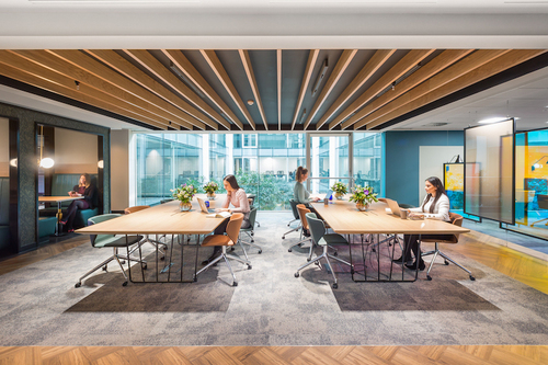 Thumbnail image of desk at Landmark Portman Street