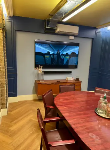  in Yolk House Farringdon