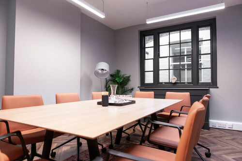 Meeting room for hire in Fitzrovia in Drayton