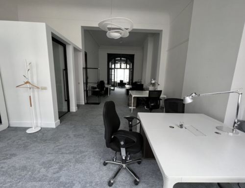 Thumbnail image of desk at TOPOS Parlement