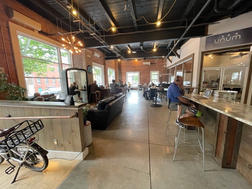 Thumbnail image of desk at Cloudport CoWorking