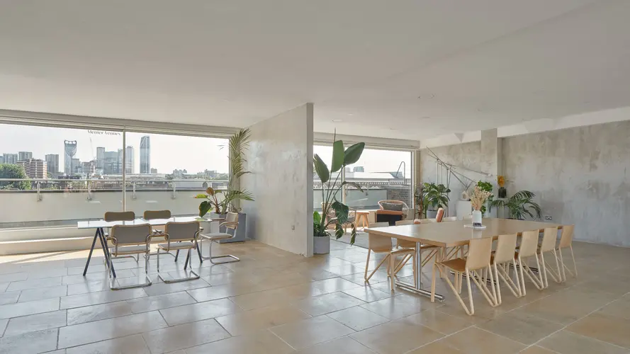  in Menier Penthouse