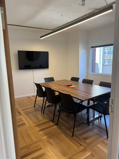 Thumbnail image of meeting_room at Us&Co Monument
