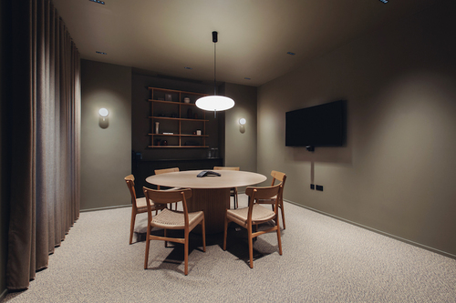 Thumbnail image of meeting_room at FORA Summit House