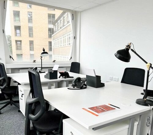 Thumbnail image of desk at EasyHub Croydon