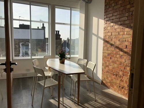 Meeting room for hire in Highbury in Bespoke Spaces Archway 