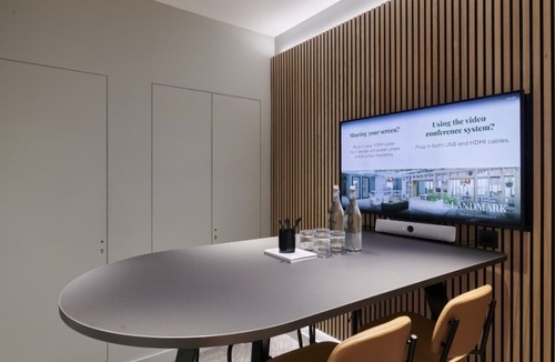 Meeting room for hire in Westminster in Landmark Victoria