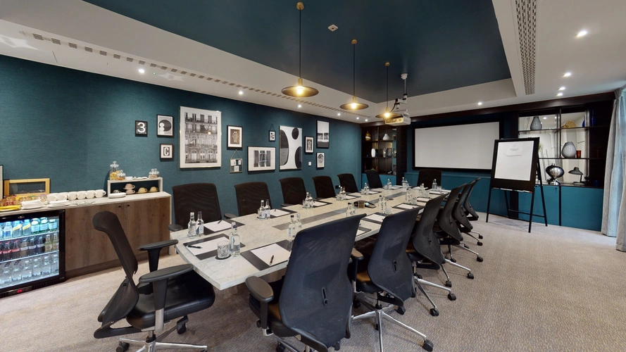  in DoubleTree by Hilton Kensington