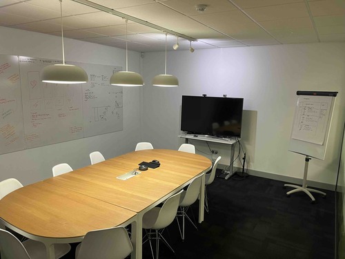 Thumbnail image of meeting_room at Meet@240