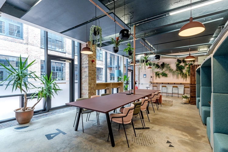  in De Beauvoir Block