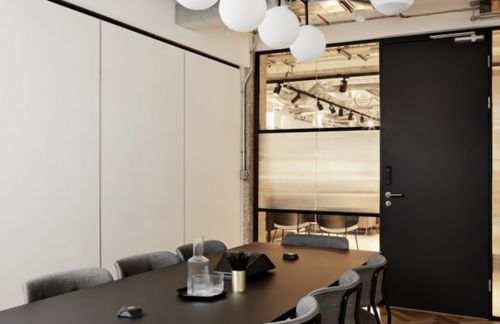 Thumbnail image of meeting_room at LABS House 