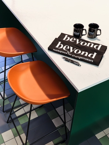 Coworking area and breakout space in beyond Kingsbourne House