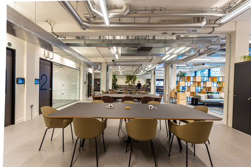 Thumbnail image of desk at The Society Building Fitzrovia