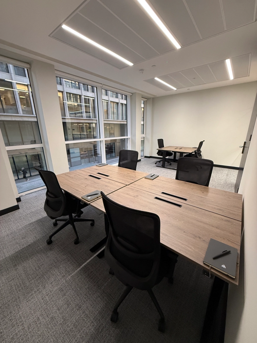 Thumbnail image of private_office at Industrious 24 Chiswell Street