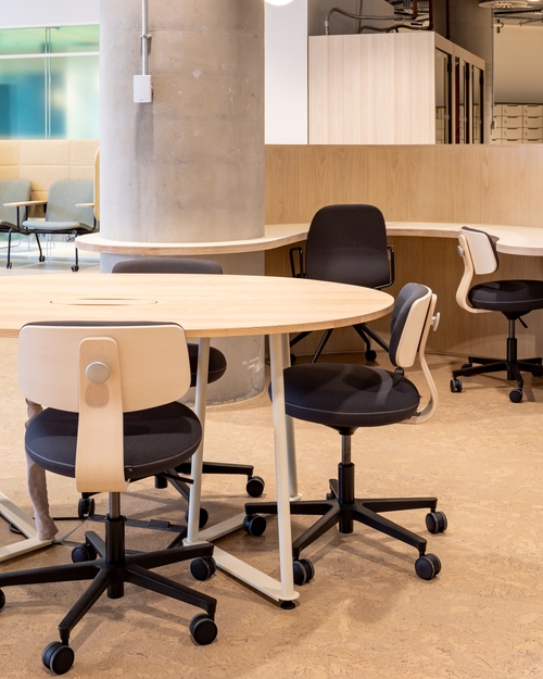 Thumbnail image of desk at Impact Hub London Euston