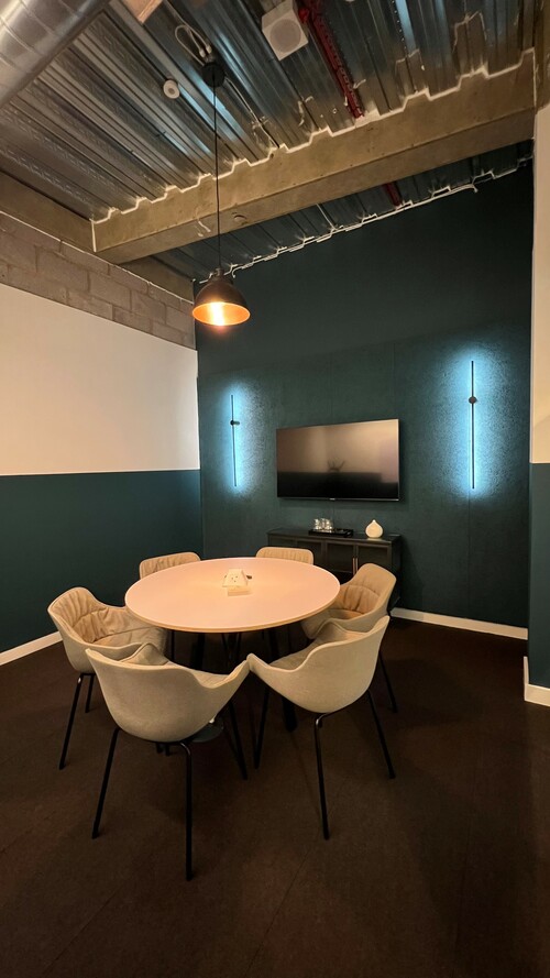 Thumbnail image of meeting_room at X+Why Foundry