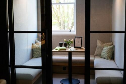 Thumbnail image of meeting_room at One London Road