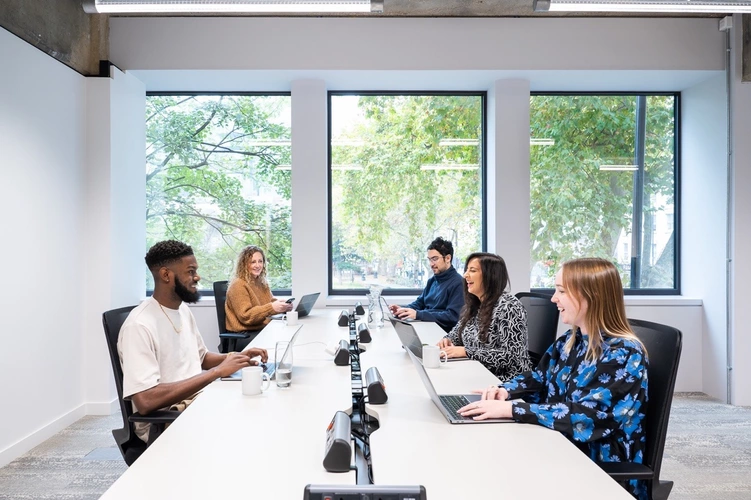 1670931850-re_aldgateeast_lifestyle_141122_17--f93Dla Large.jpeg