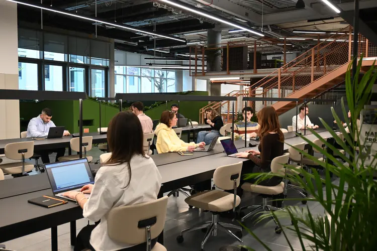 Coworking people 1.jpg