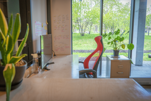 Thumbnail image of desk at 2727 Coworking